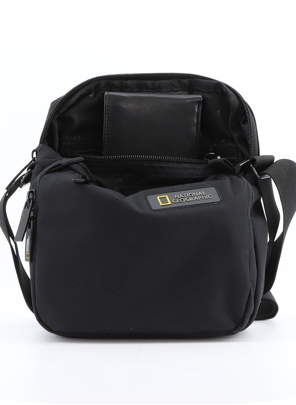 buy-national-geographic-national-geographic-mutation-utility-bag-black-compact-travel-bag-for-men-and-women-shoulder-bag-portable-organizer-sustainable-material-and-eco-friendly_z2b
