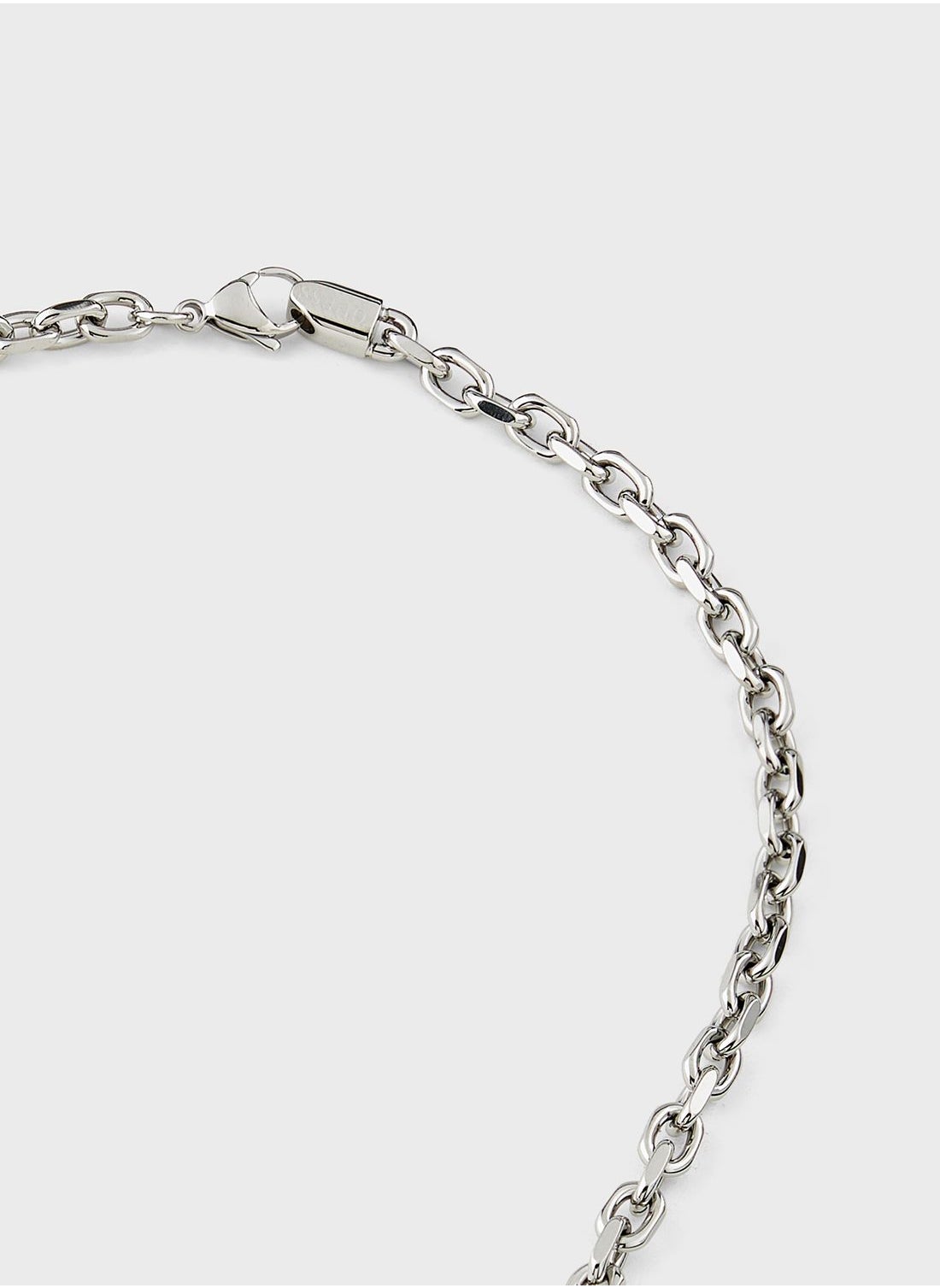buy-guess-coin-pattern-necklace_4nb