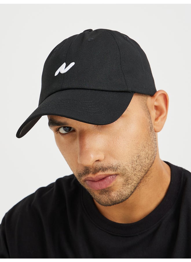 buy-styli-styli-black-embroidered-baseball-cap_cy0