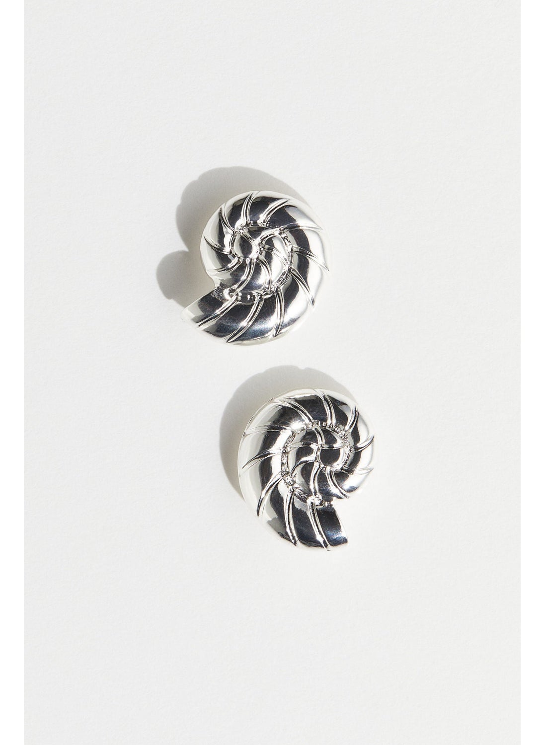 buy-h-m-shell-shaped-earrings_zxa