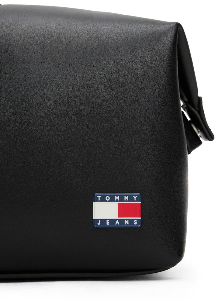 buy-tommy-jeans-logo-detailed-zip-through-toiletry-bag_eys