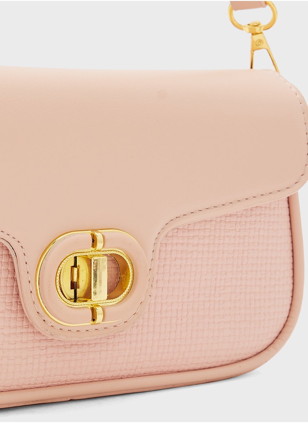 buy-ella-chain-detail-strap-crossbody_0q1