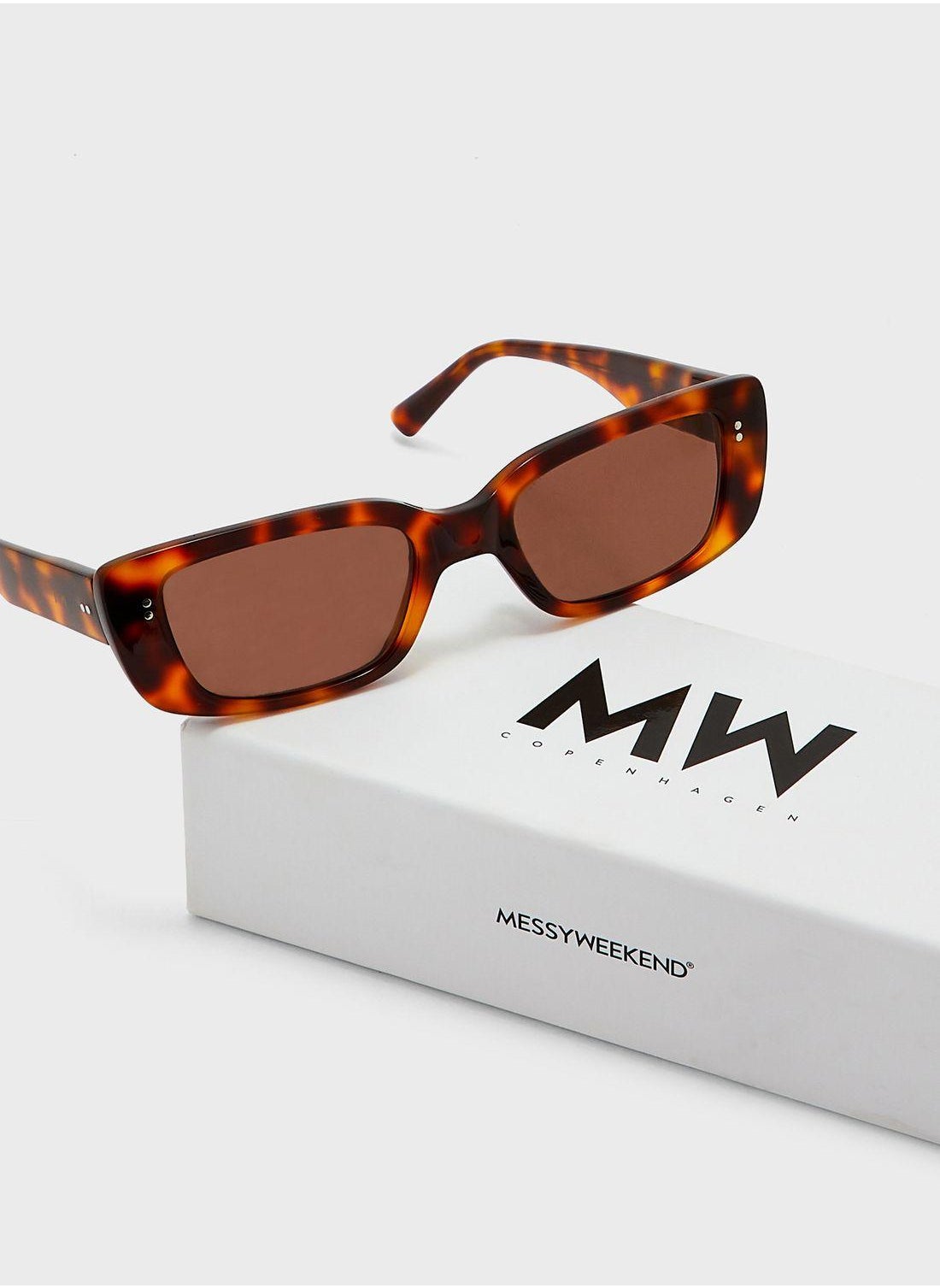 buy-messyweekend-grace-shape-sunglasses_2zu
