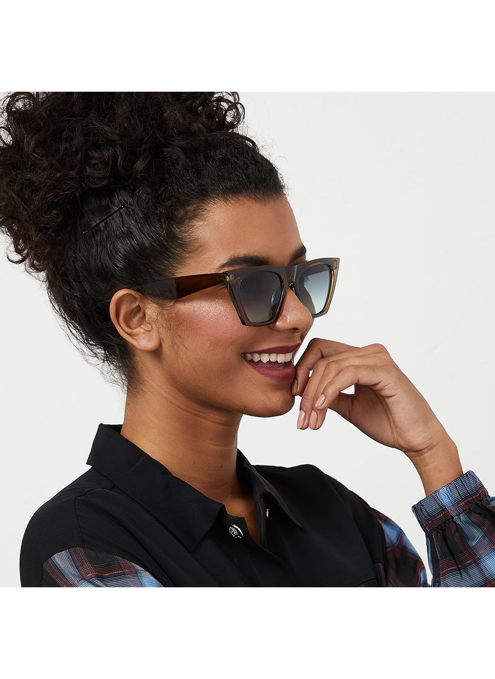 buy-blackout-blackout-liberty-cat-eye-full-rim-sunglasses_9bh