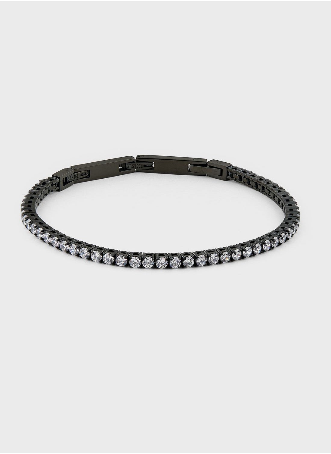 buy-guess-casual-logo-buckle-bracelet_fop