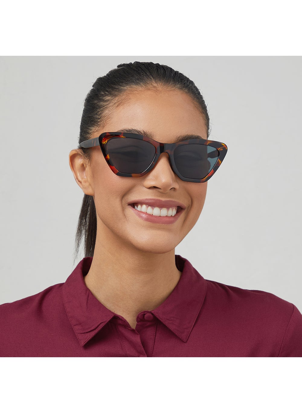 buy-blackout-blackout-hattie-cat-eye-full-rim-sunglasses_v9y