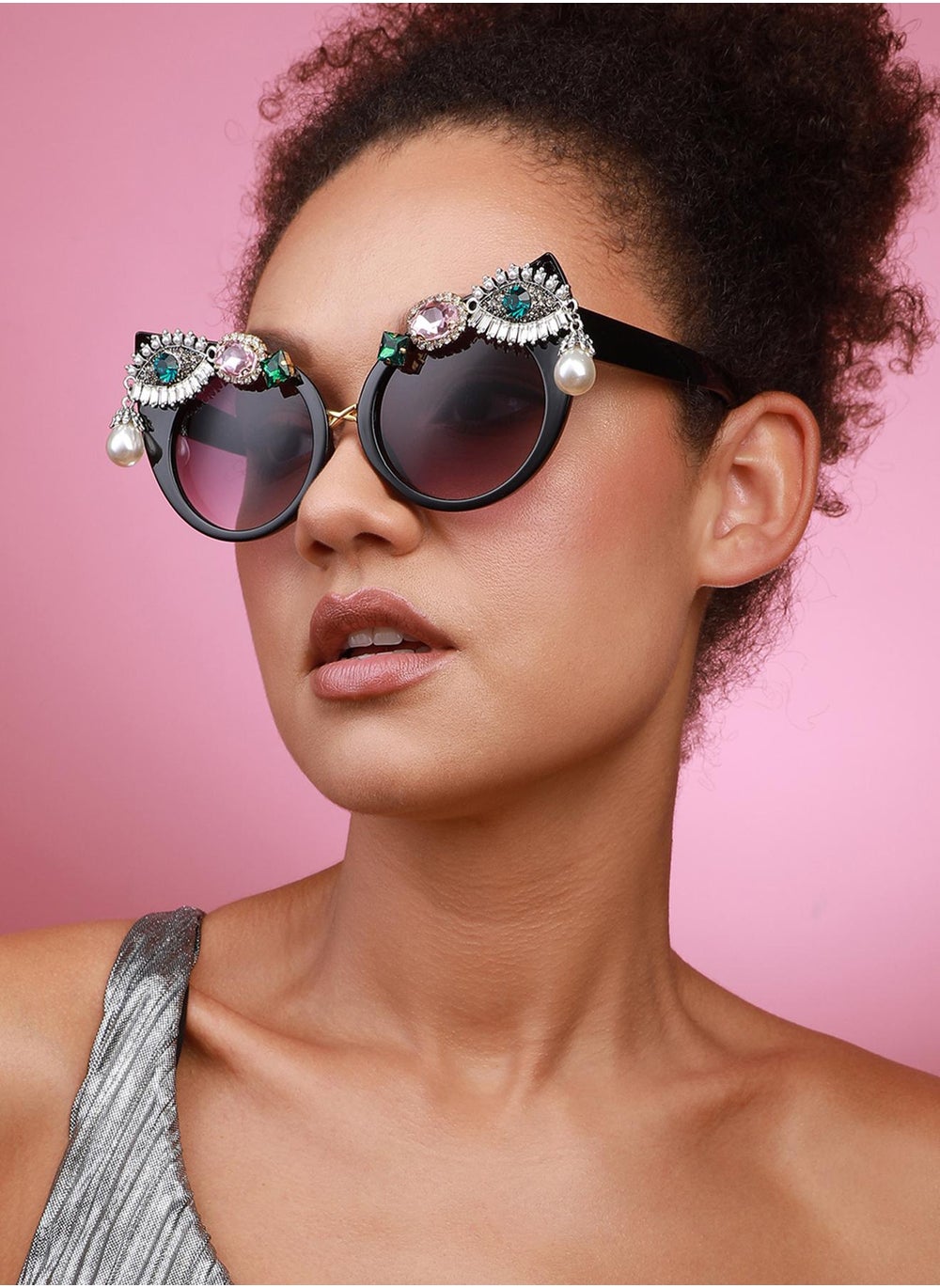 buy-sohi-shimmering-accents-glam-sunglasses_xa8