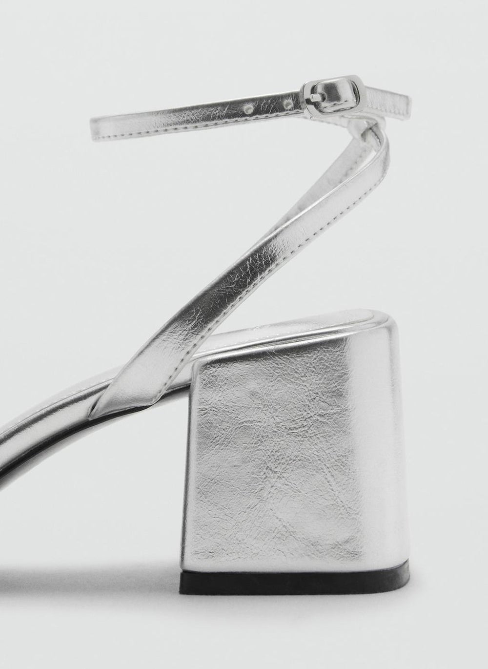 buy-mango-heeled-with-crossed-straps-sandal_3c1