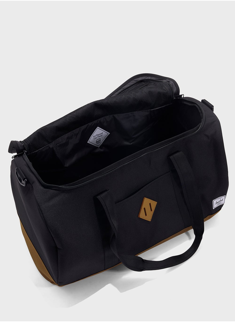 buy-herschel-heritage-duffle_13v