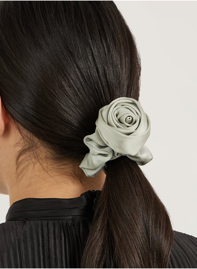 buy-styli-set-of-2-solid-scrunchie-with-flower-detail_mn1
