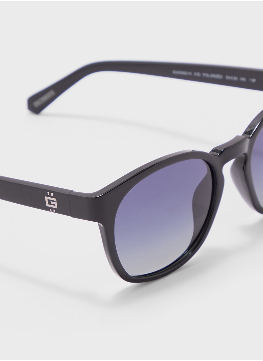 buy-guess-uv-protected-polarized-wayfarer-sunglasses_kck