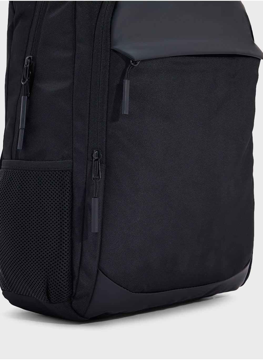 buy-seventy-five-padded-ventilation-back-support-casual-backpack_3sz