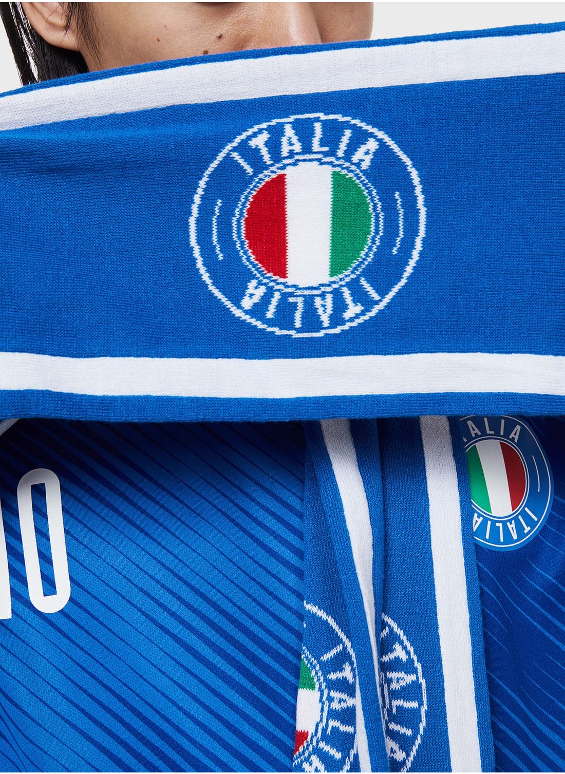 buy-h-m-italia-football-scarf_2ov