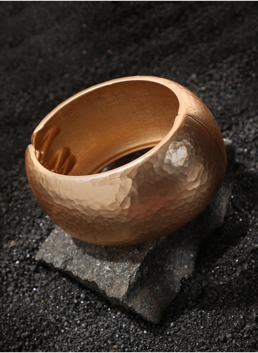 buy-sohi-dented-metallic-bracelet_efe