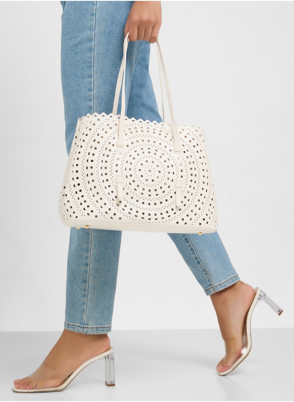 buy-ella-lasercut-tote-bag_5mt