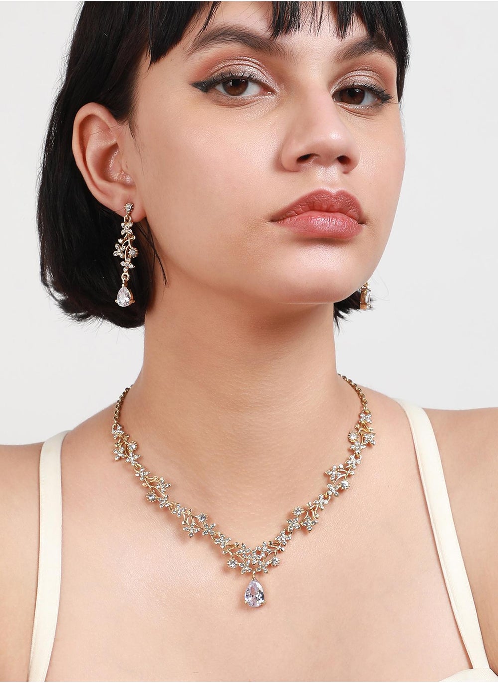 buy-sohi-glamorous-jewel-set_tuy