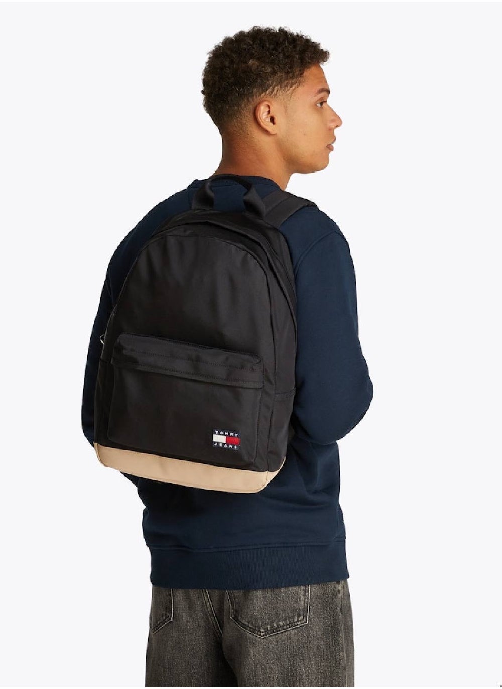 buy-tommy-jeans-essential-dome-backpack_ij1