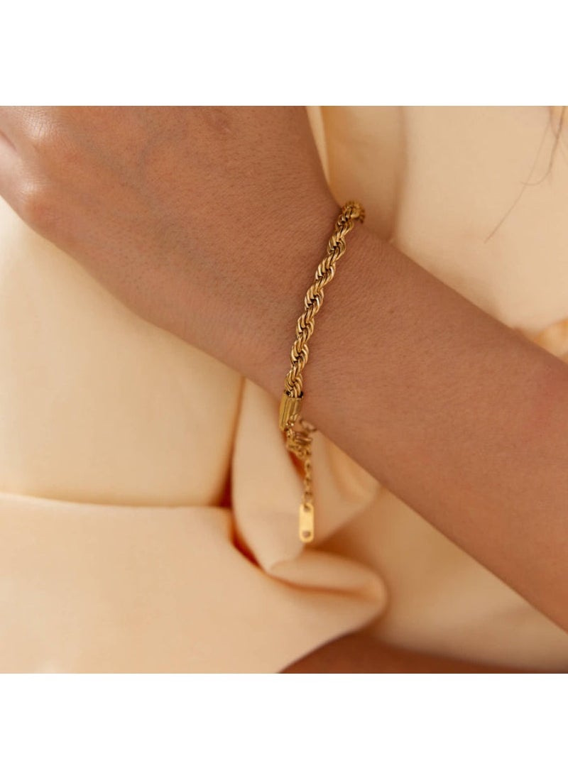 buy-noya-18k-gold-plated-meghan-interlock-bracelet_eg3
