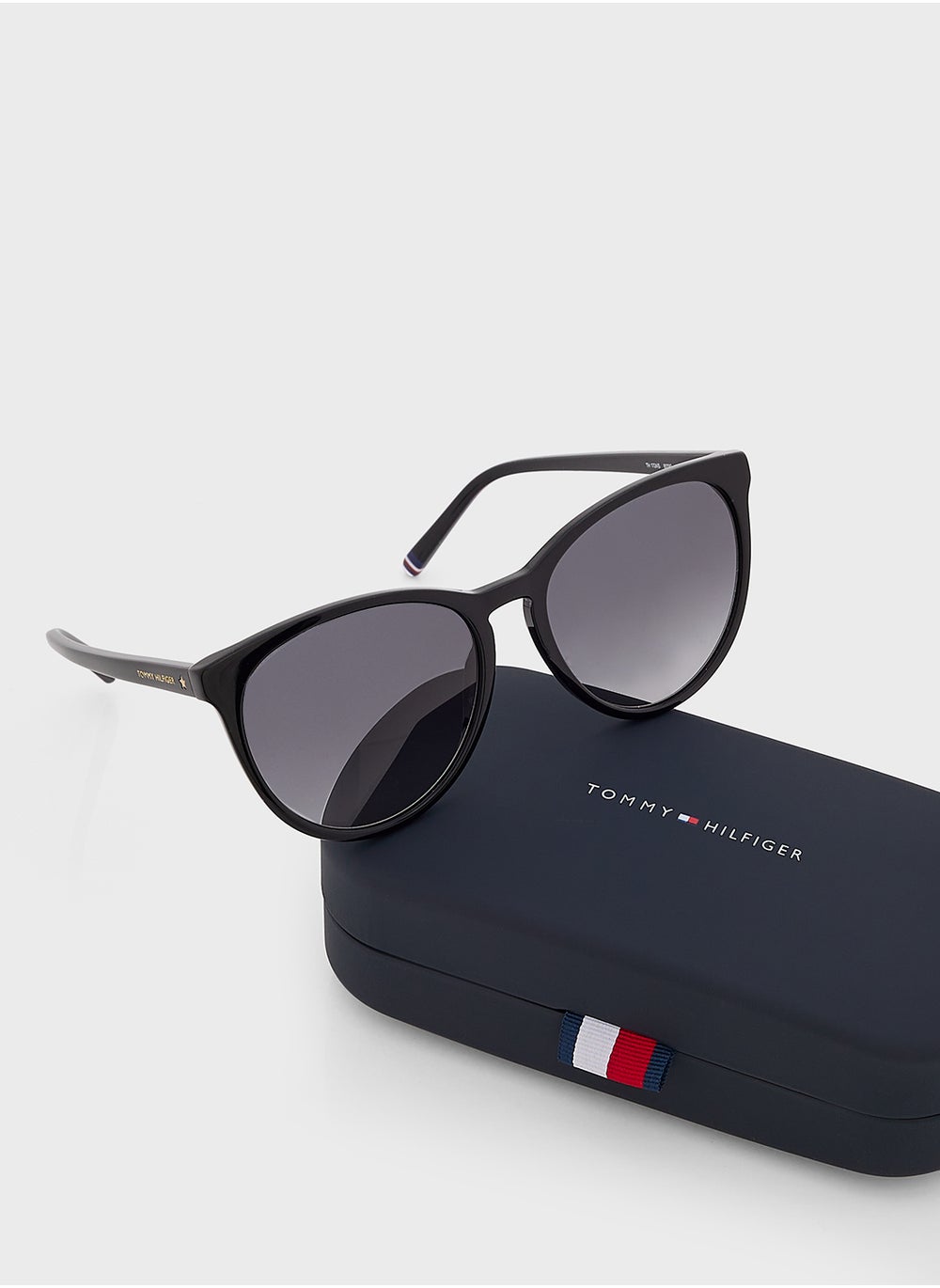 buy-tommy-hilfiger-th-1724-s-wayfarers-sunglasses_mhk