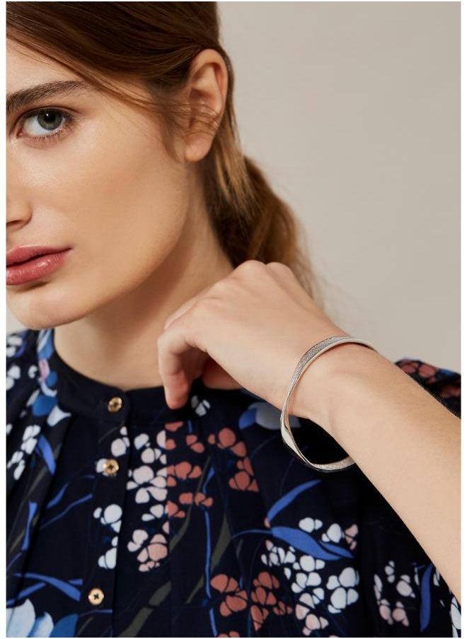 buy-karen-millen-textured-twist-narrow-bangle_uok