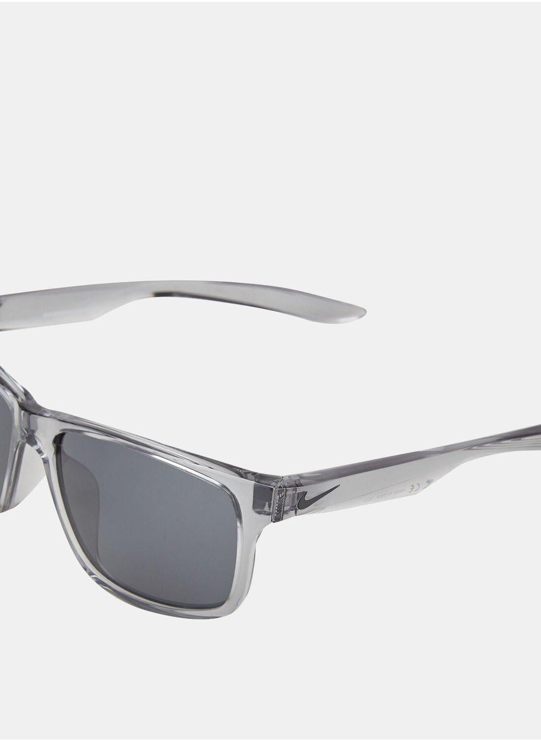 buy-nike-essential-chase-sunglasses_m06