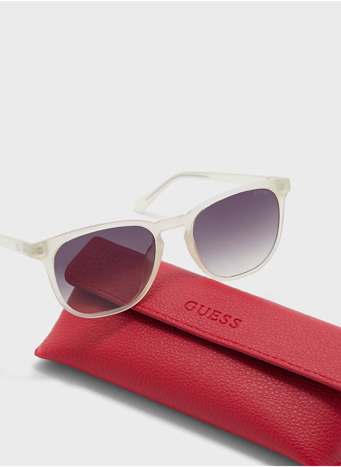 buy-guess-uv-protected-wayfarer-sunglasses_jj0