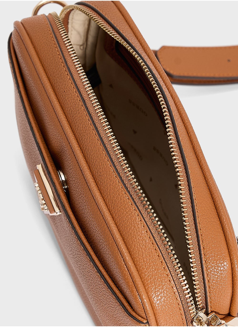 buy-guess-meridian-camera-bag_eag