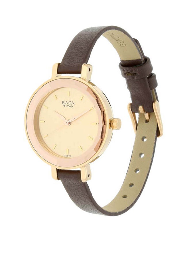 buy-titan-leather-analog-wrist-watch-2575wl01_ocv