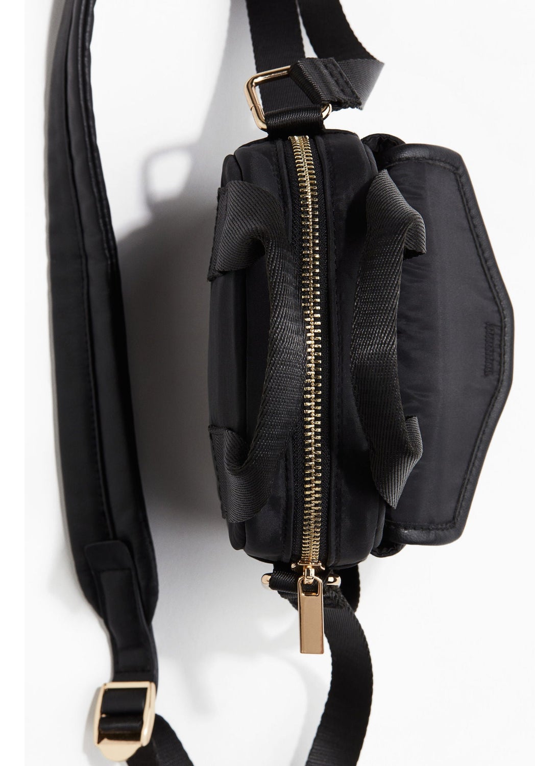 buy-h-m-cargo-crossbody-bag_085