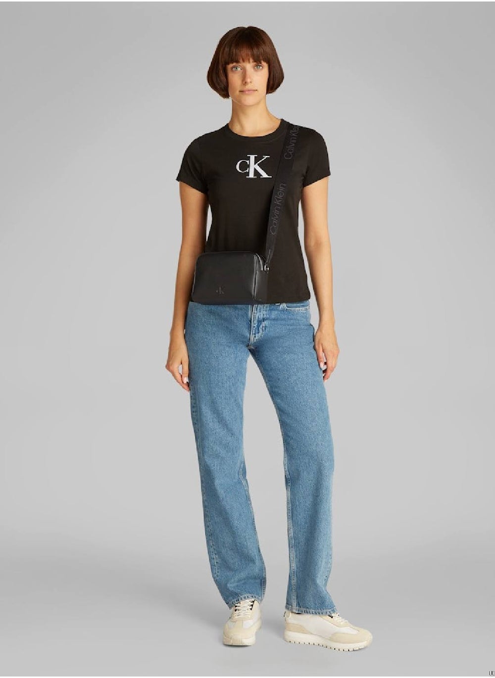 buy-calvin-klein-jeans-ultralight-double-zip-crossover-bag_11o