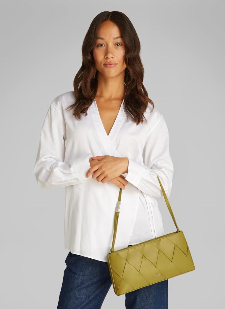 buy-calvin-klein-elongated-shoulder-bag_lea