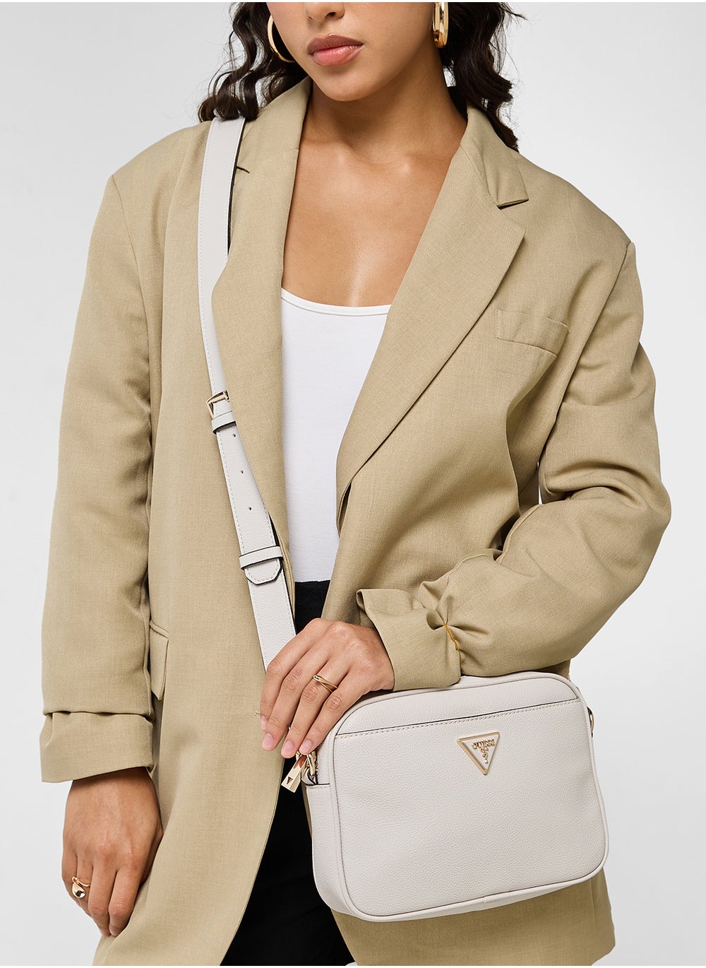buy-guess-meridian-camera-bag_jvh