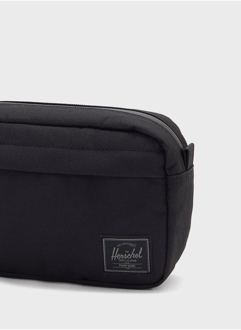 buy-herschel-chapter-small-travel-kit_eeq