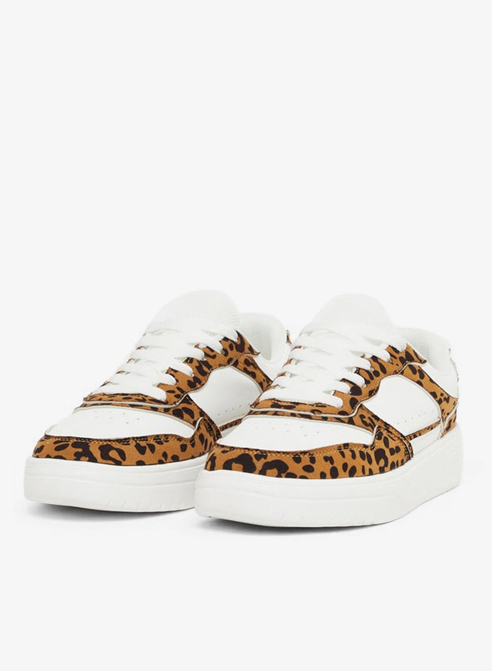 buy-styli-leopard-print-lace-up-sneaker_wtv