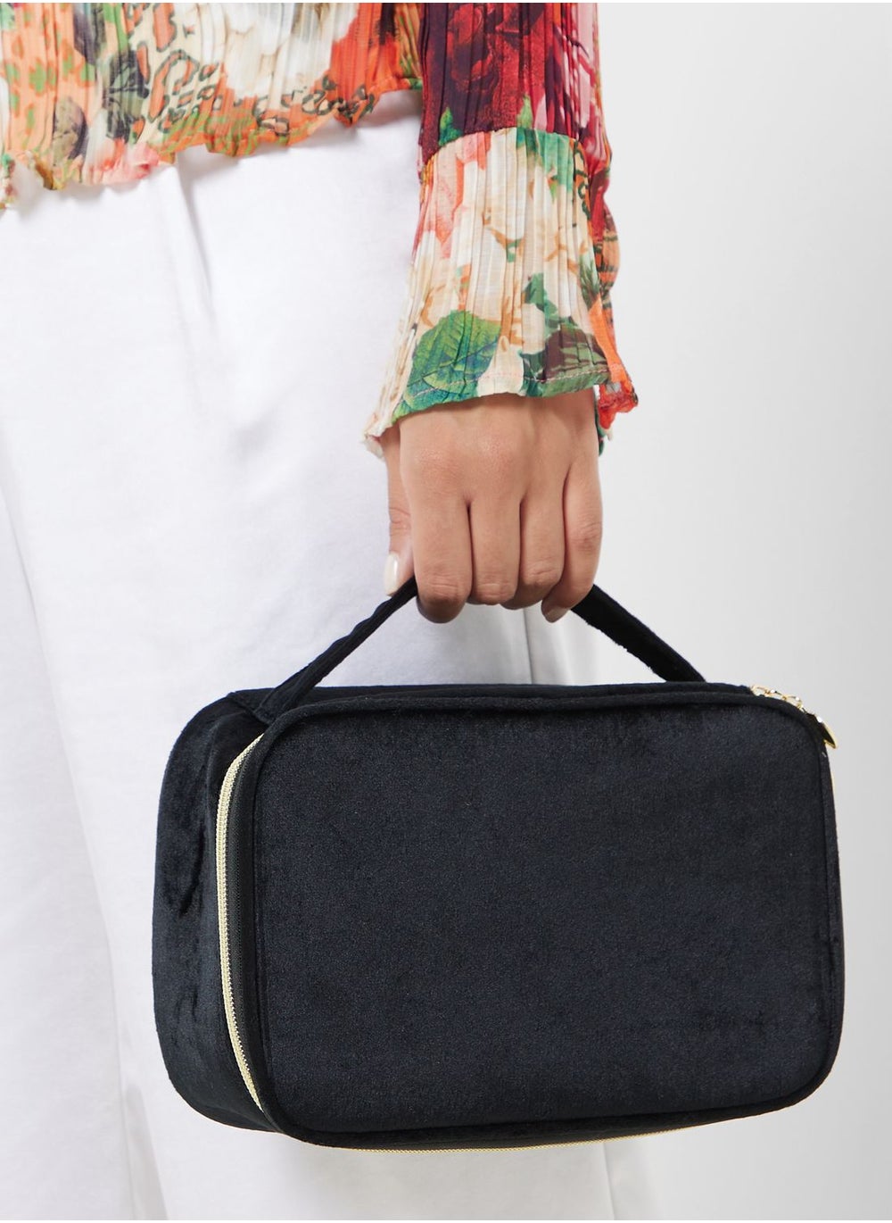 buy-ella-velvet-top-handle-cosmetic-bag_pux