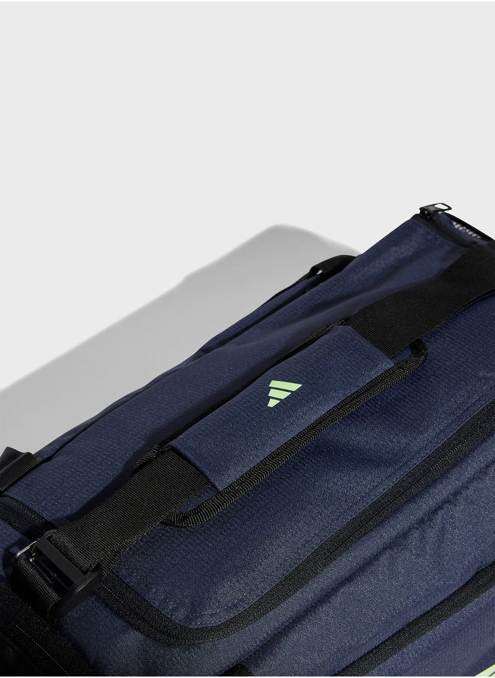 buy-adidas-logo-duffle_p9x