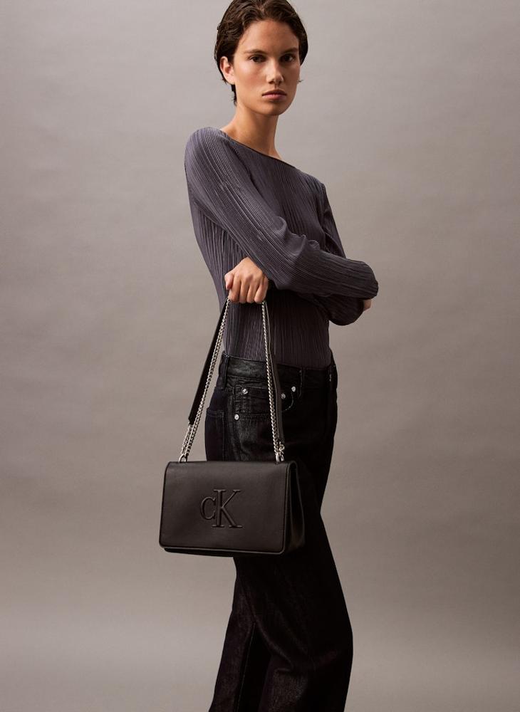 buy-calvin-klein-jeans-logo-chain-detailed-shoulder-bag_2wk