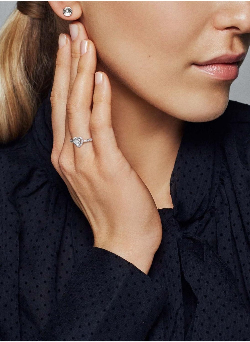 buy-pandora-elevated-heart-ring_qmt