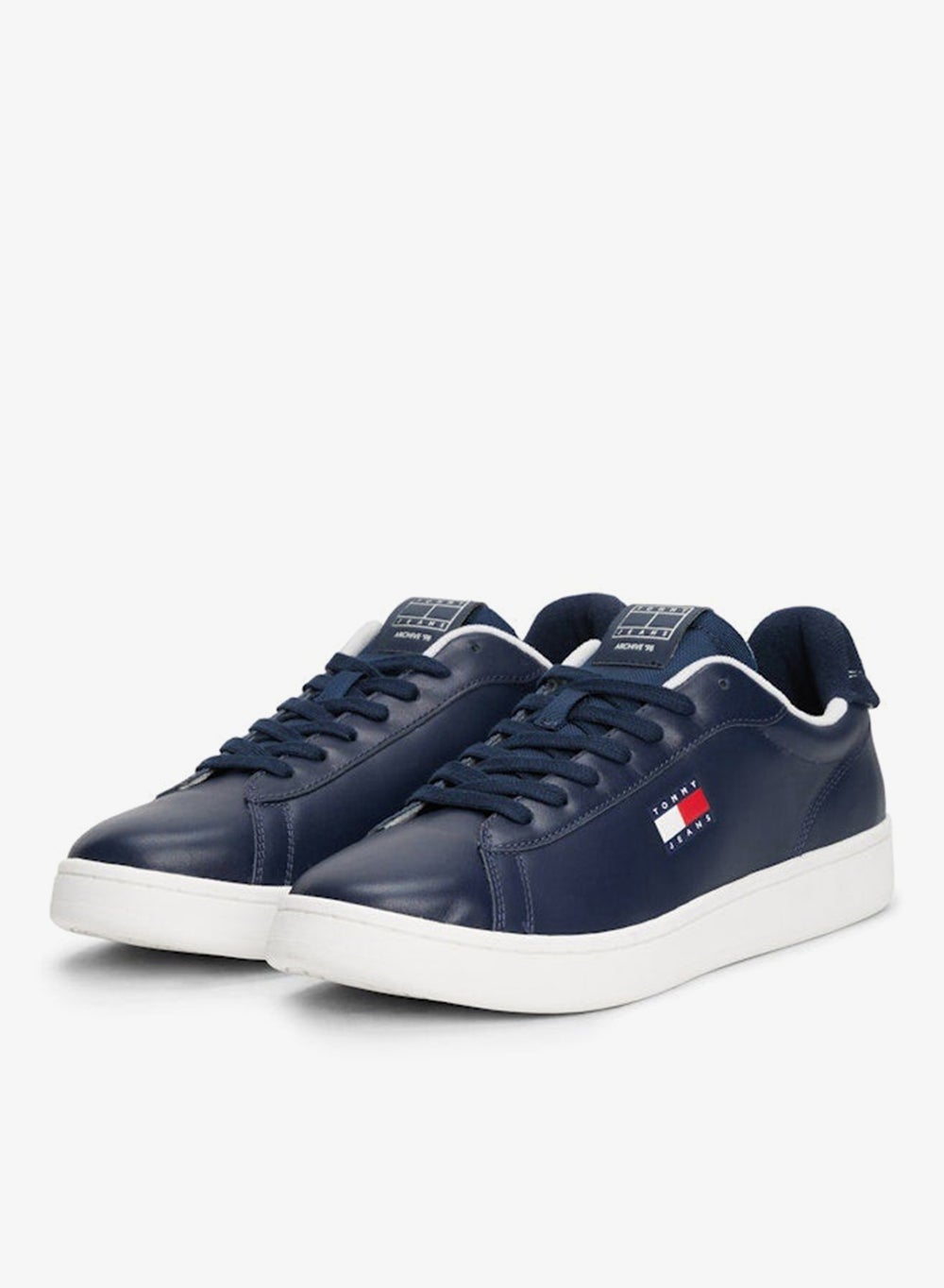 buy-tommy-jeans-casual-low-top-sneakers_xdn
