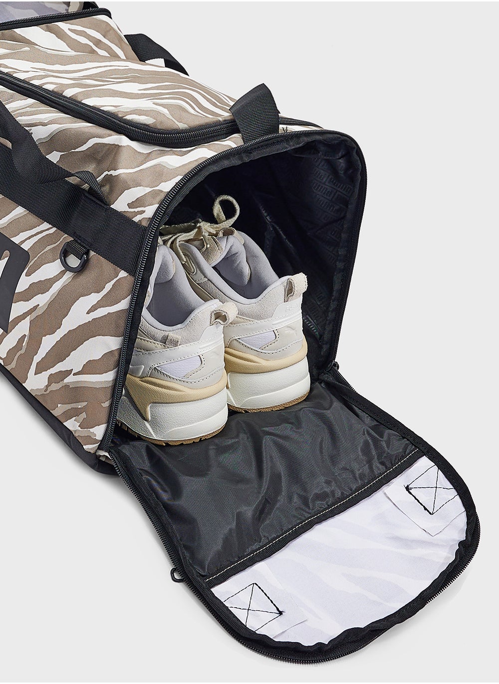 buy-puma-challenger-duffel-bag_ol0