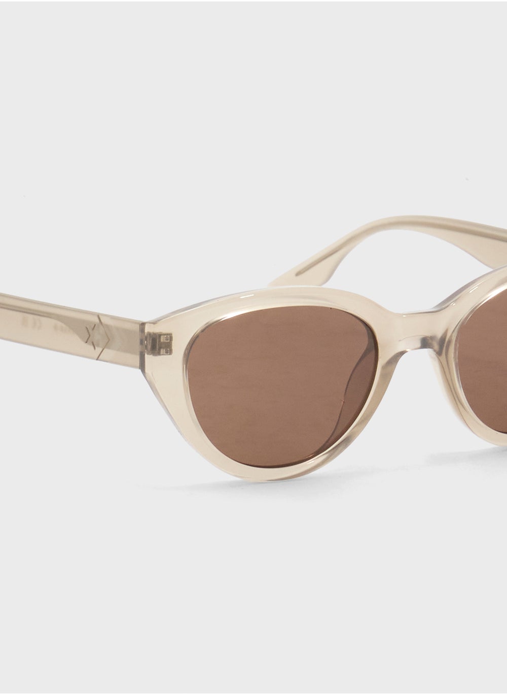 buy-converse-cat-eye-sunglasses_62n