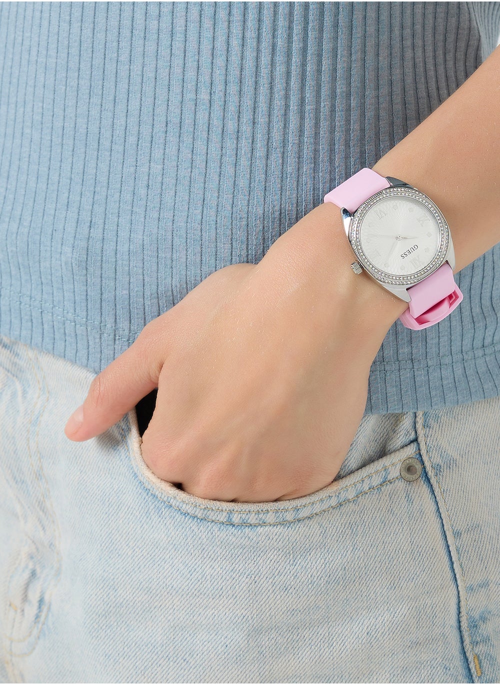 buy-guess-delilah-leather-strap-analog-watch_jaw