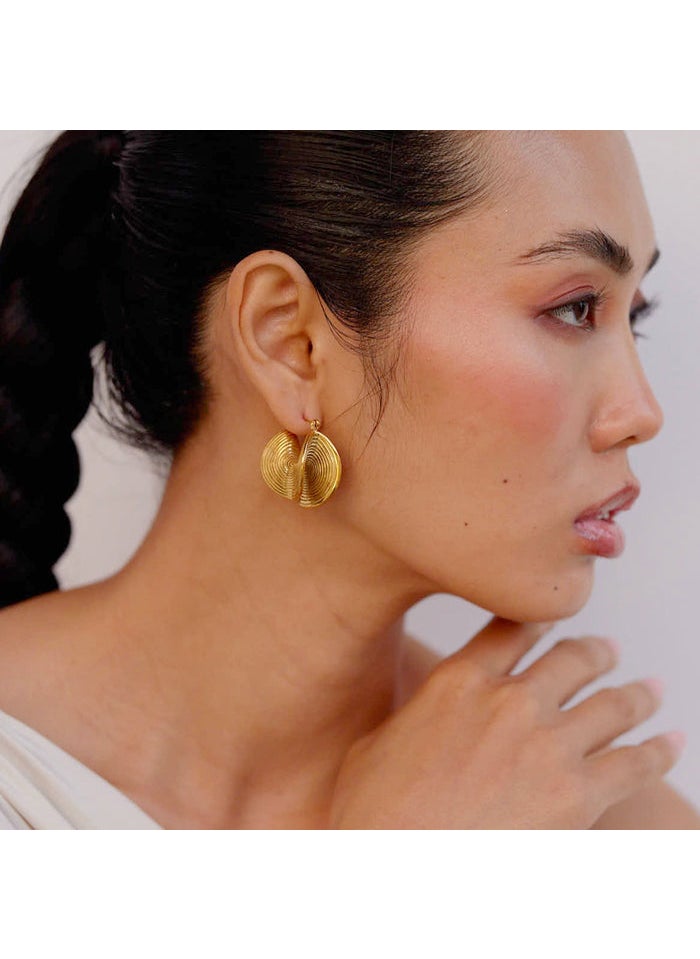 buy-noya-chloe-signature-earrings-18k-gold-plated_gaa
