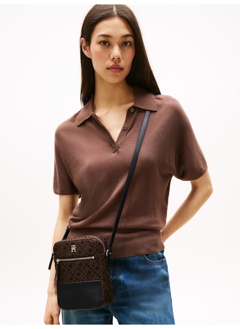 buy-tommy-hilfiger-logo-detailed-feminine-crossbody_3v4