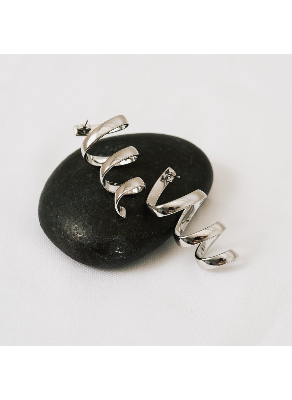 buy-noya-sylvie-twisted-silver-earrings_xha