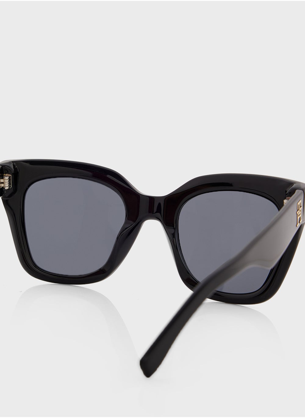 buy-tommy-hilfiger-th-2051-s_f8j