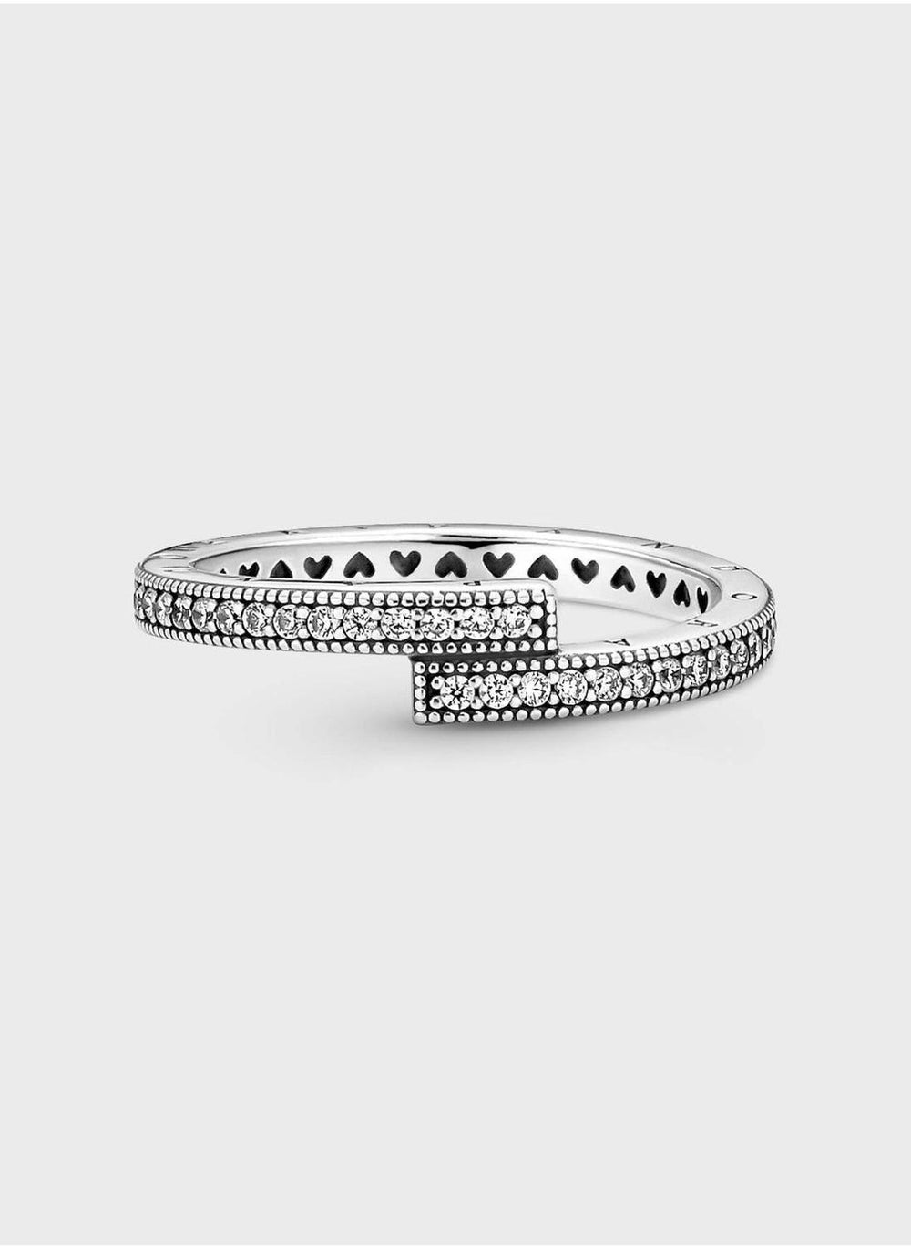 buy-pandora-sparkling-overlapping-ring_nwb
