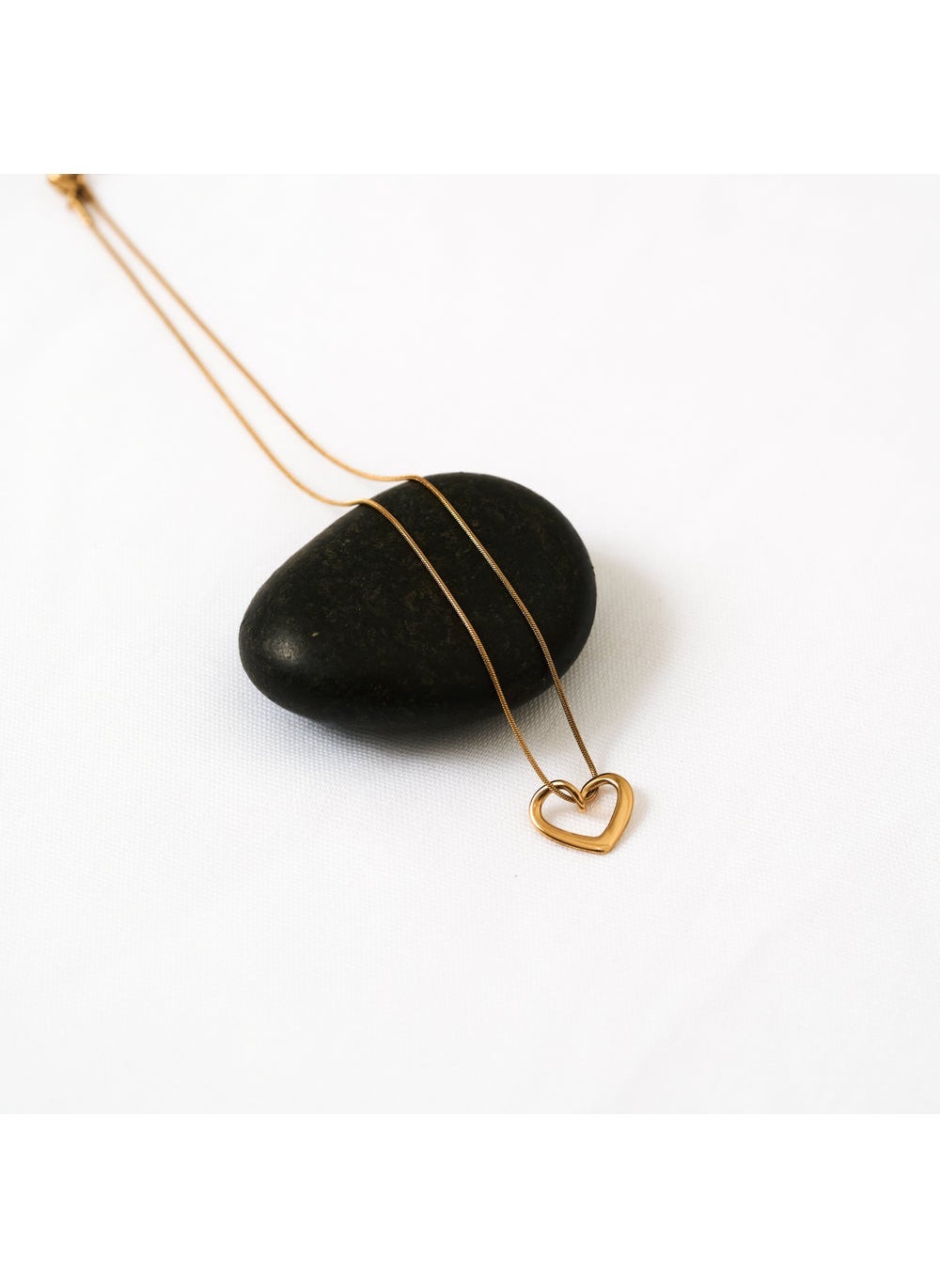 buy-noya-paloma-pendant-necklace_9tf
