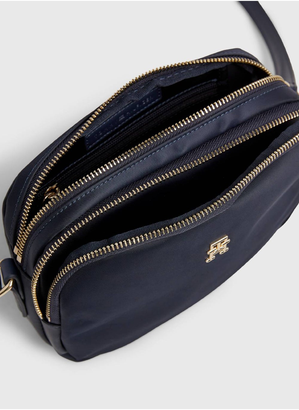 buy-tommy-hilfiger-poppy-th-crossover-bag_ptd