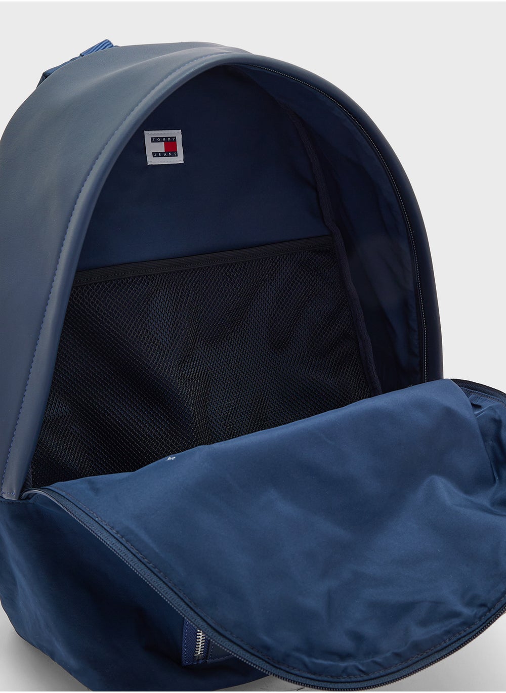 buy-tommy-jeans-logo-dome-backpack_yly